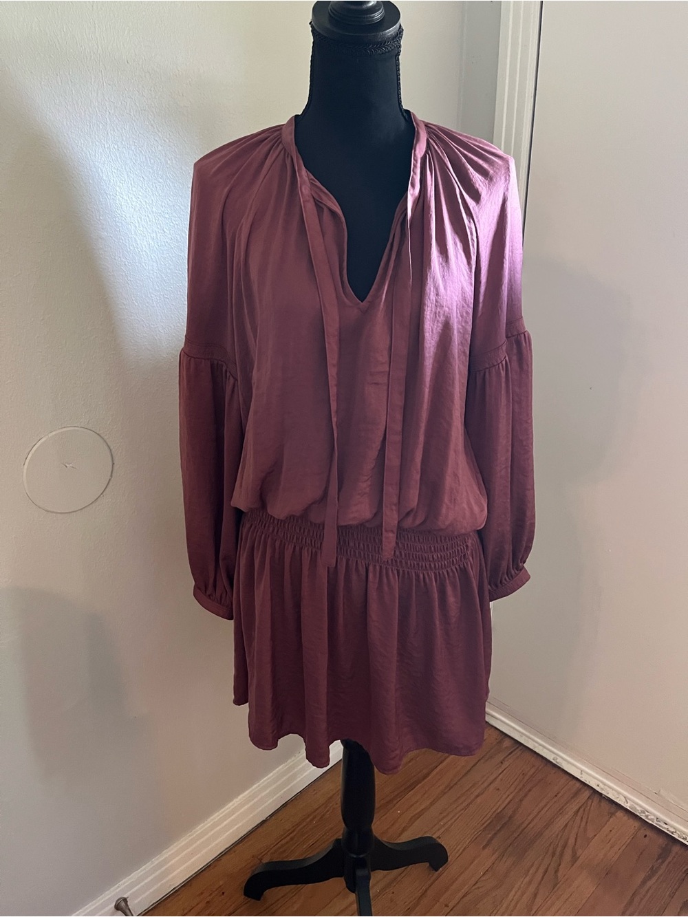 Lucky Brand Women’s Wine Colored Silk Like LS Elastic Waist Dress Size M